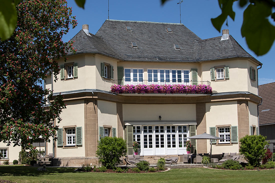 Schloss-Falkenhaus-GEsamtansicht II